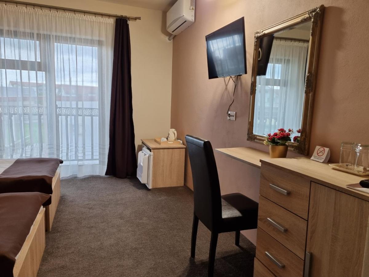 Alba Forum Alba Iulia Room photo