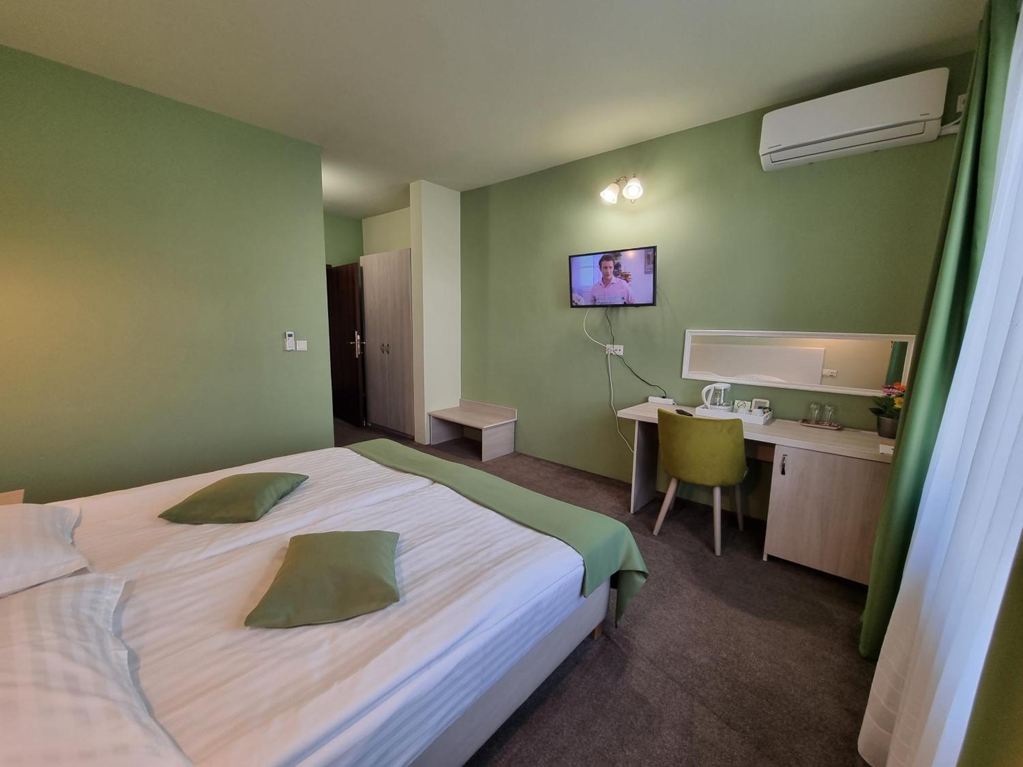 Alba Forum Alba Iulia Room photo
