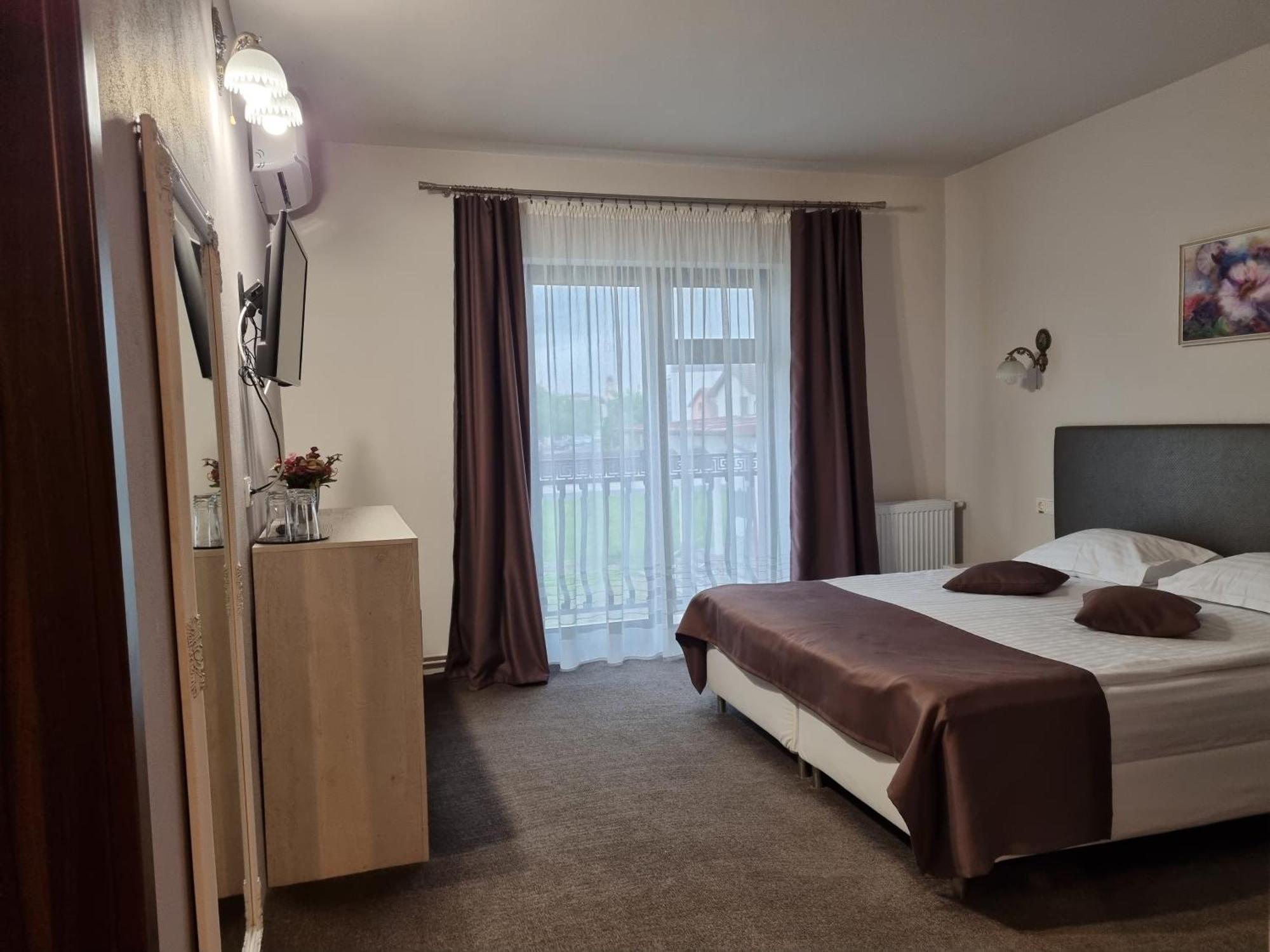 Alba Forum Alba Iulia Room photo